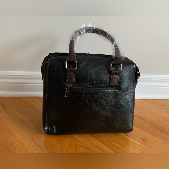 Black Purse - Picture 2 of 9